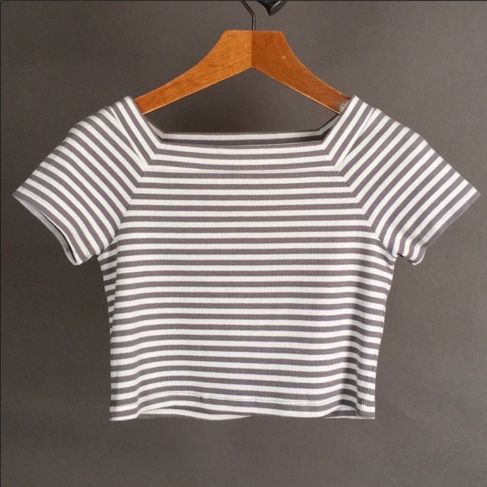 Anthropologie crop top ☀️